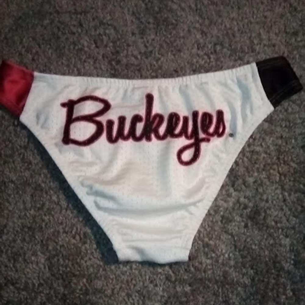 Bikini bottoms (underwear)